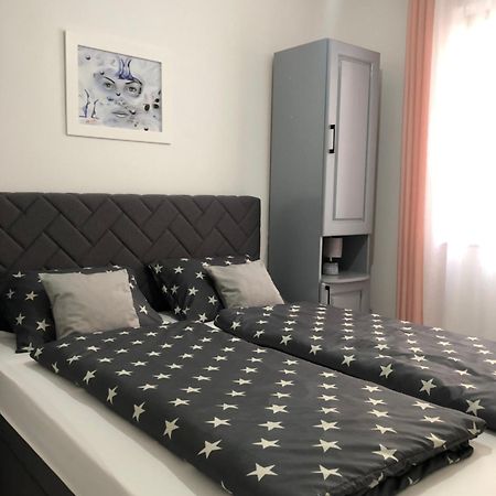 M&M Apartments Tivat Exterior photo